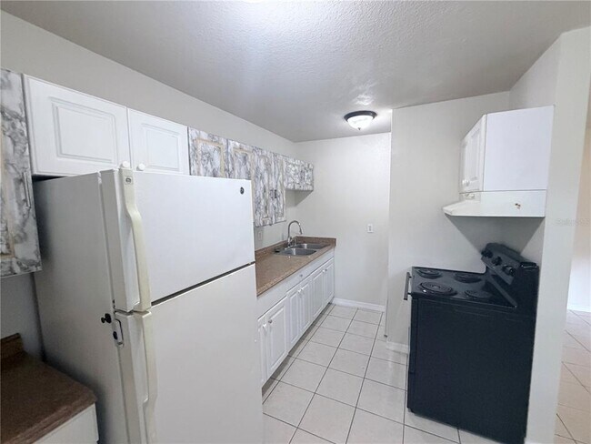Building Photo - 507 Twin Pines Ln