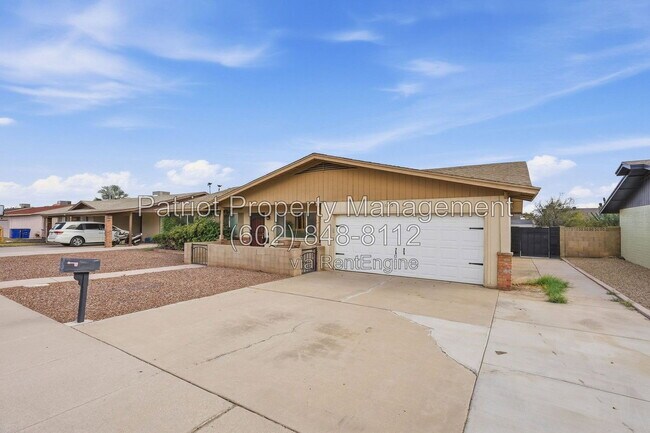 Building Photo - 1275 W Del Rio St