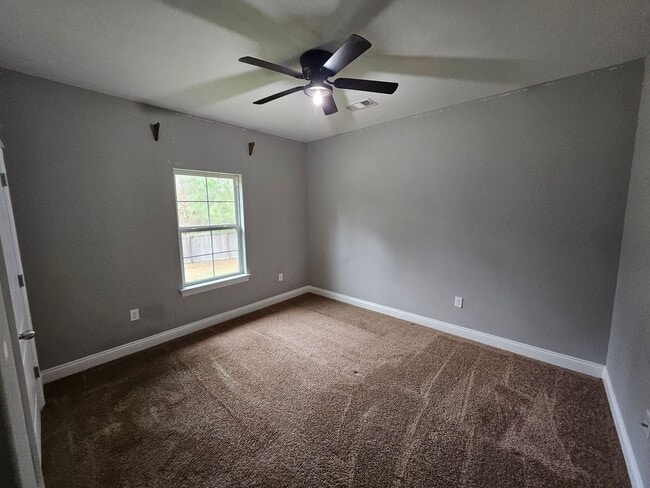 Building Photo - 165 James Dr