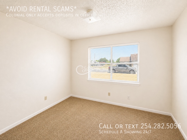 Building Photo - 211 Sorrell Dr