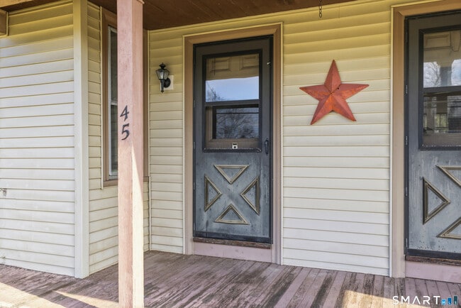 Building Photo - 45 Dunham St