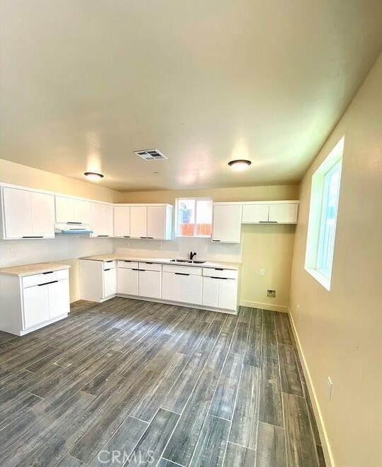 Building Photo - 1130 E 28th St