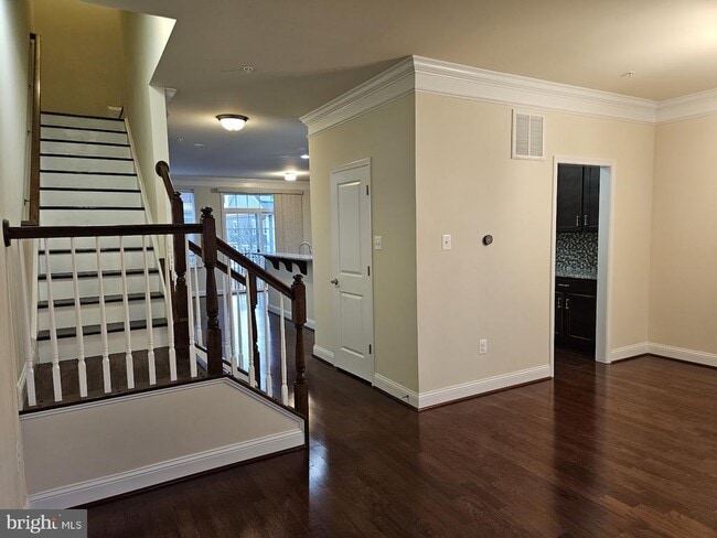 Building Photo - 6041 Maple Hill Rd