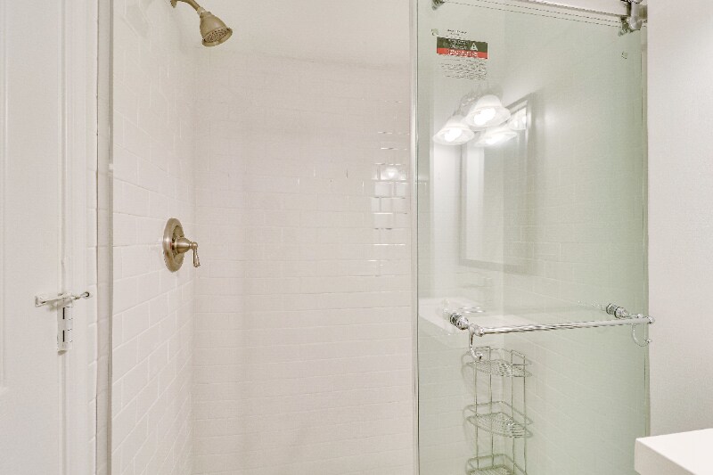 Building Photo - 409 Constitution Ave NE