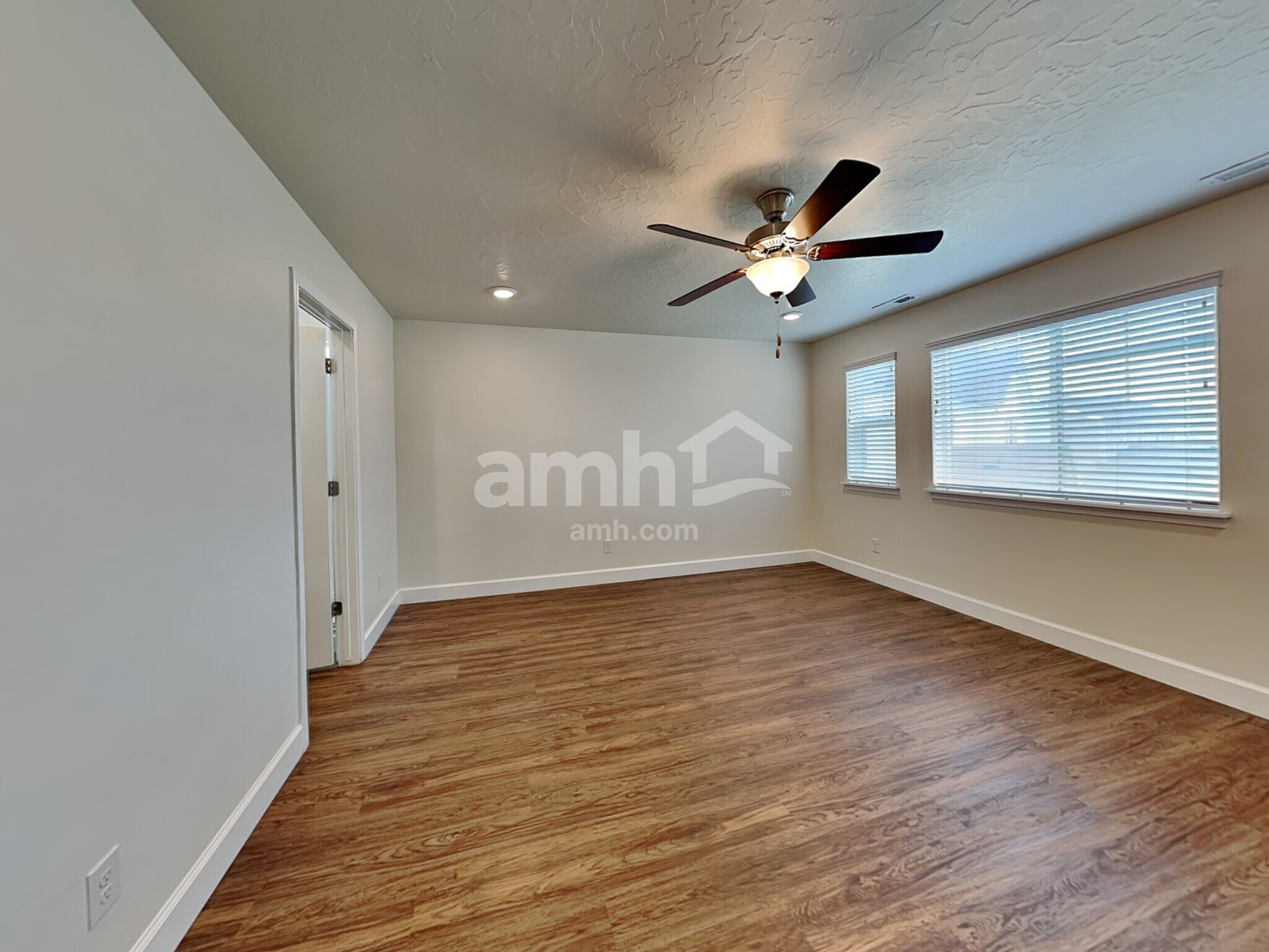 Building Photo - 1077 W 850 S
