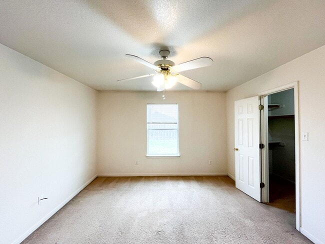 Building Photo - 312 Cedar Ridge Dr