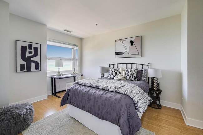 Building Photo - 330 S Michigan Ave