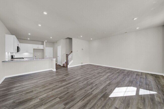 Building Photo - Beautiful End Unit Townhome In Mint Hill