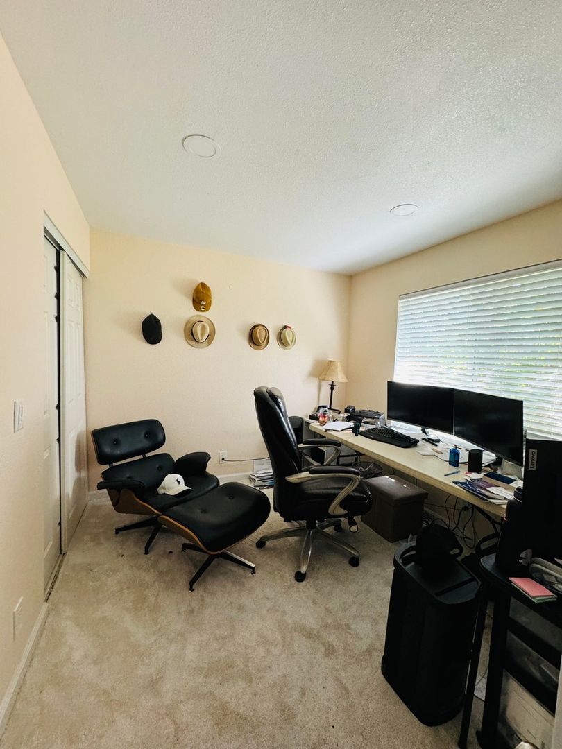 Building Photo - 116 Rainier Ln