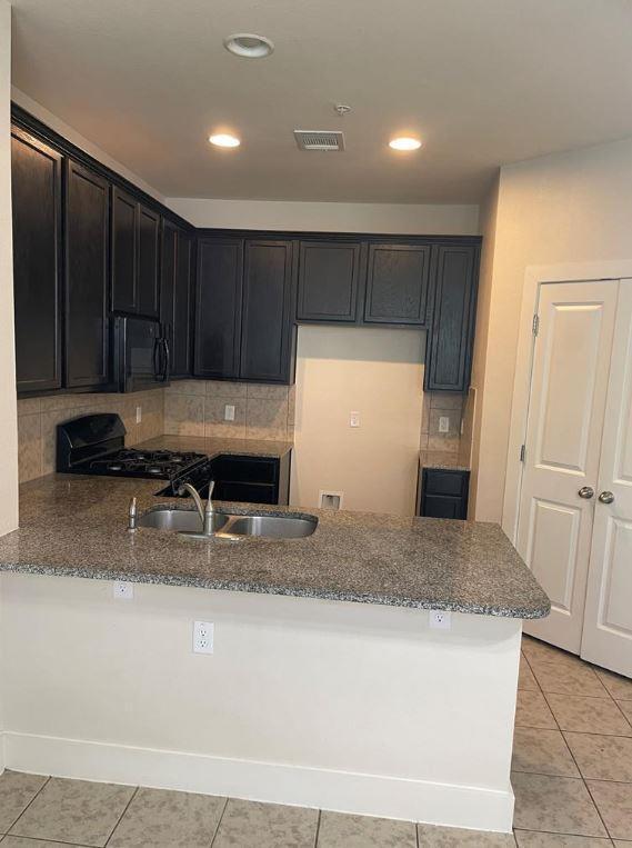 Building Photo - 2212 Creekside Ln