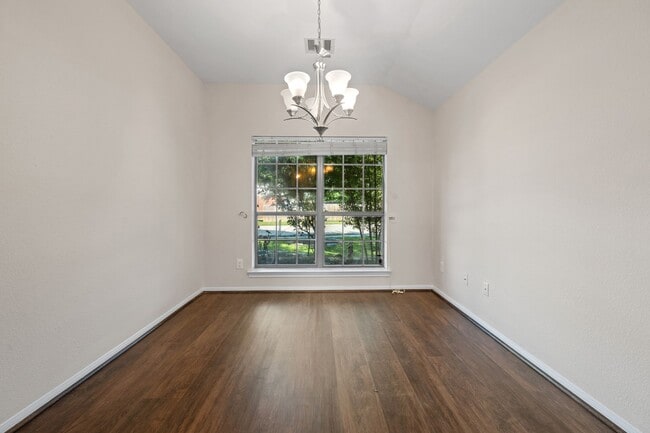 Building Photo - 3027 Lockeridge Village Dr
