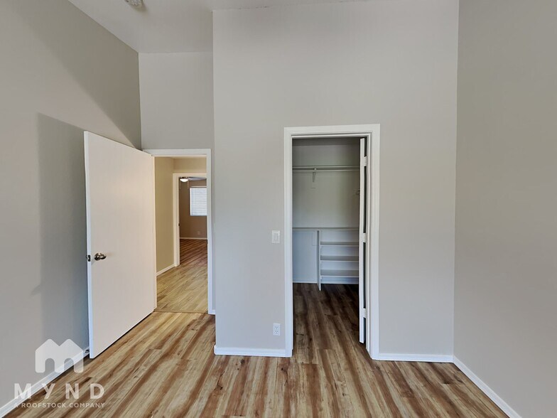 Building Photo - 2217 N 87th Dr