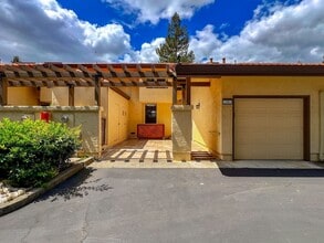 Building Photo - 39 Fountain Grove Cir