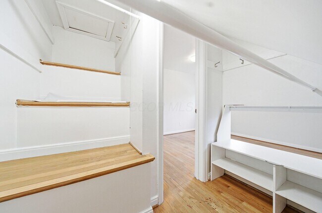 Building Photo - 532 N Drexel Ave