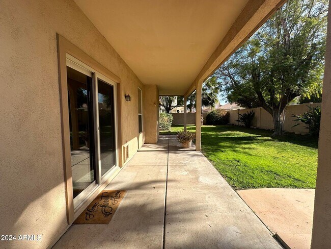 Building Photo - 2301 E Beachcomber Dr