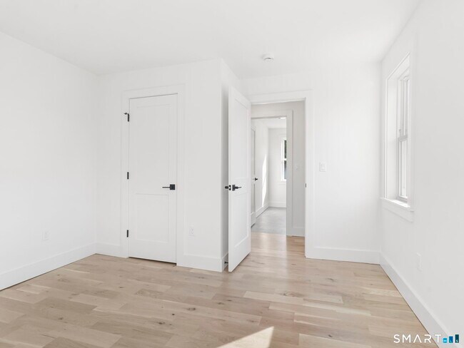 Building Photo - 325 Coram Ave