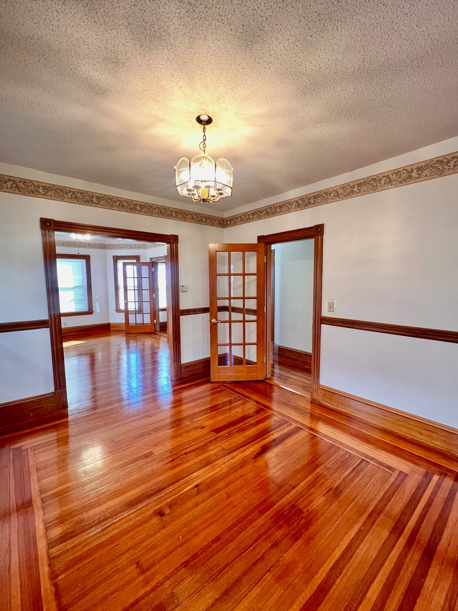 Building Photo - 22 Temple St