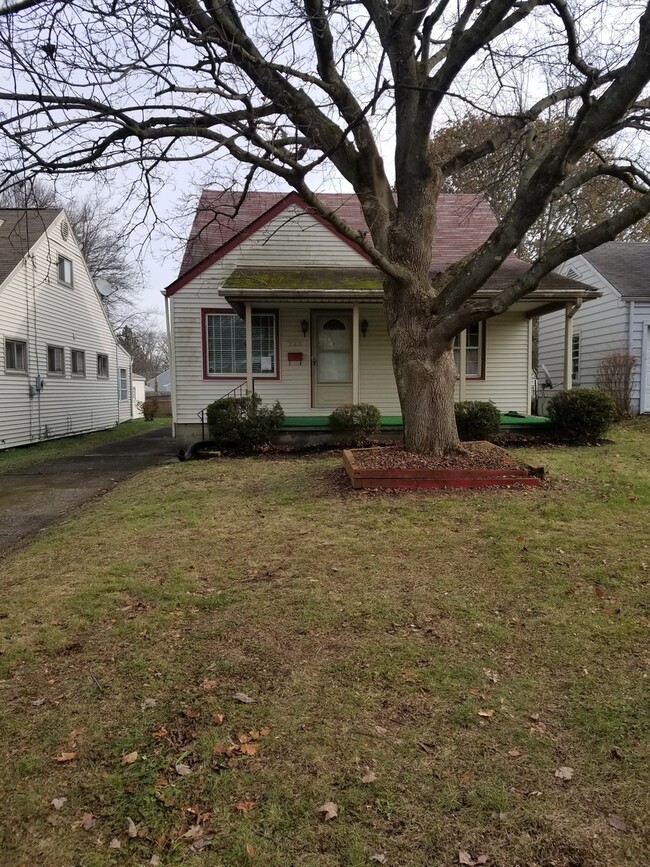 Primary Photo - 213 Parkgate Ave
