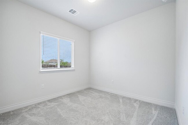 Building Photo - 10213 Forest Grove Dr