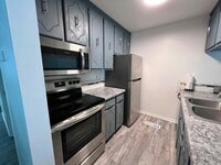 Building Photo - 8850 Jasmine Ln