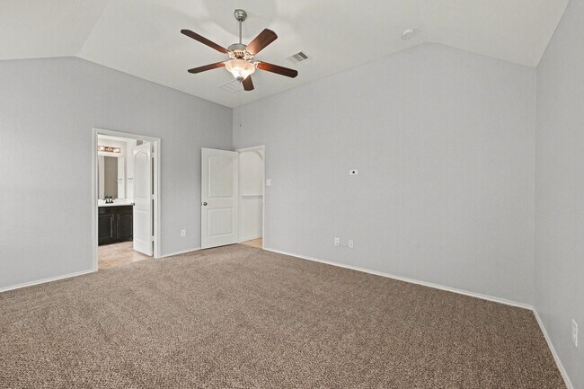 Building Photo - 20719 Winghaven Dr