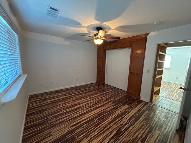 Building Photo - Lots of NEW