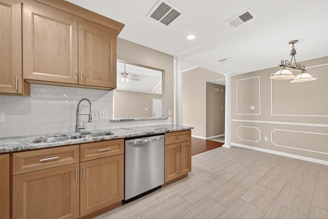 Building Photo - 1010 Valley Ranch Dr