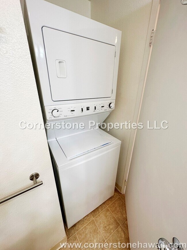 Building Photo - 94-638-638 Lumiaina St