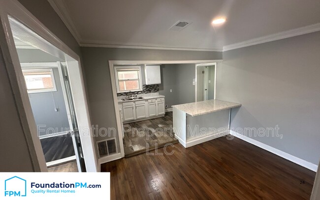 Building Photo - 2282 Devoy Ave