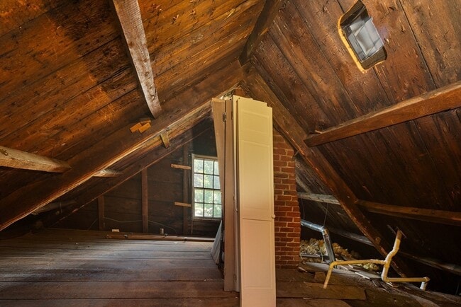 Building Photo - 210 North St