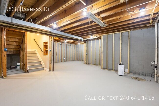 Building Photo - 5838 Harness Ct