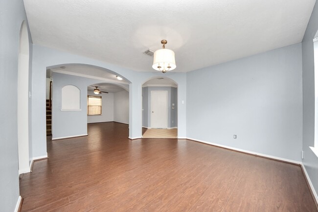 Building Photo - 7238 Foxshadows Ln
