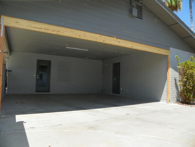 Building Photo - 8337 E Meadowbrook Ave