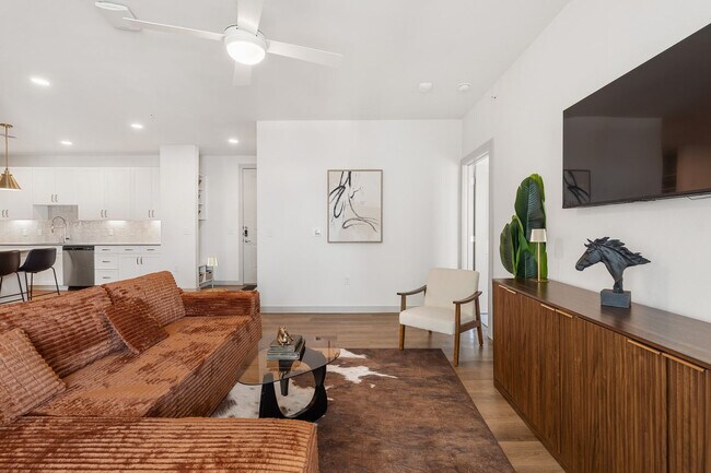 Building Photo - 1301 Leah Ave