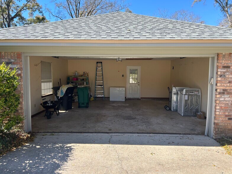 Building Photo - 1520 Avondale Way