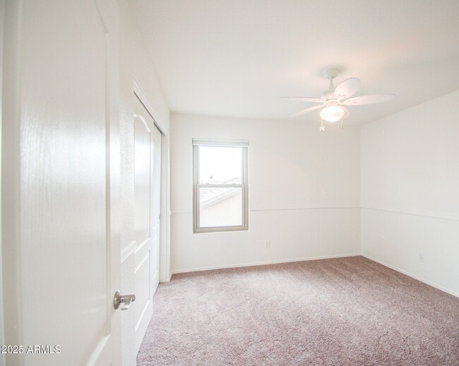 Building Photo - 3938 E San Pedro Ave