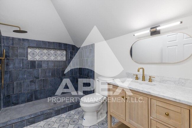 Building Photo - Stunning 4 Bd -3 Ba Single Family Home in ...