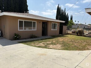 Building Photo - Charming Remodeled 3-Bedroom, 2-Bath in Po...