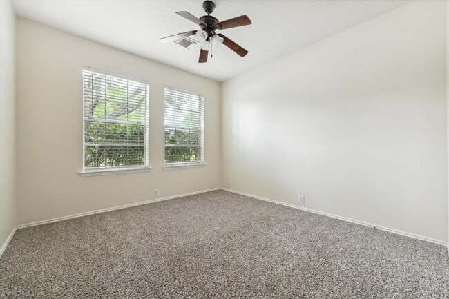 Building Photo - 21102 Somerset Park Ln