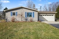 Building Photo - Yvonna