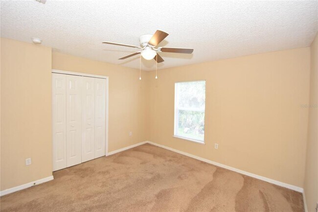 Building Photo - 27 Riverdale Ln