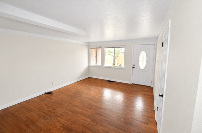 Building Photo - 2717-2723 Sheridan Blvd