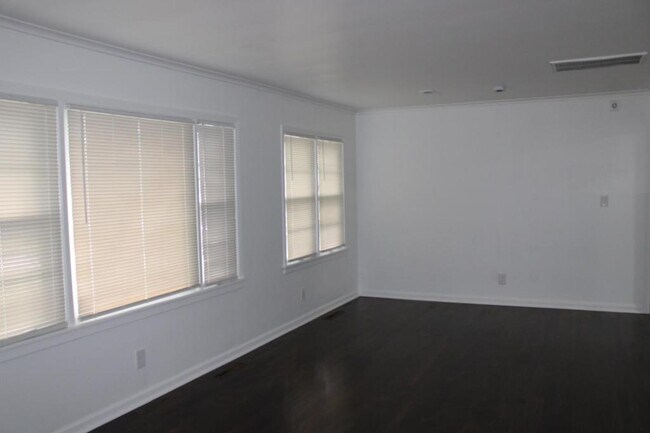 Building Photo - 12510 East 43rd St S
