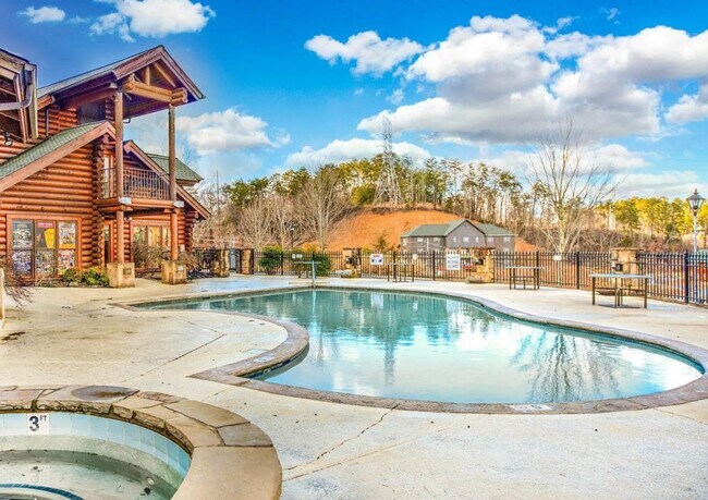 Building Photo - 741 Golf View Blvd