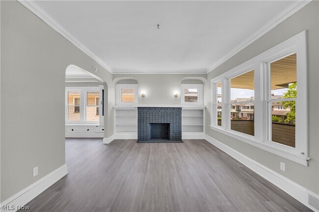 Building Photo - 10106 Greenview Ave