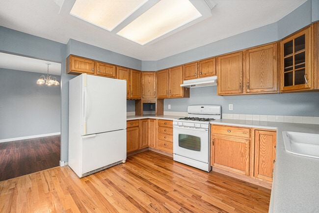 Building Photo - 608 Bentley Pl