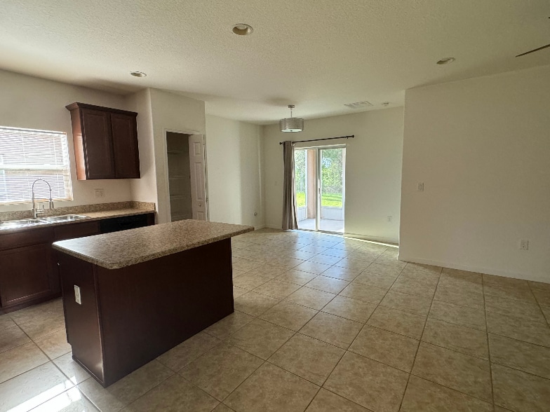 Building Photo - 2656 Snapdragon Dr NW