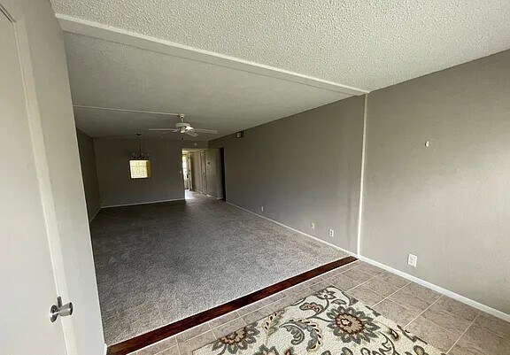 Building Photo - 333 N Lake Howard Dr