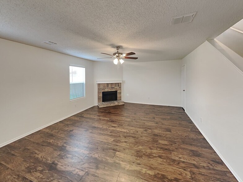 Building Photo - 4059 Hunters Creek Dr