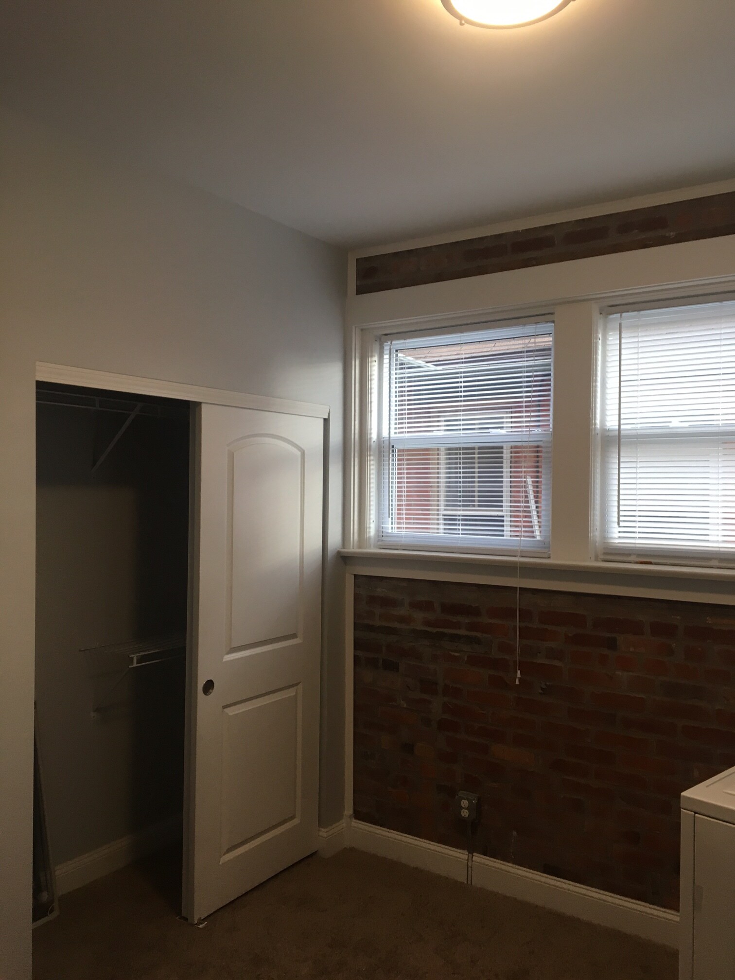 Building Photo - 71 E Gates St